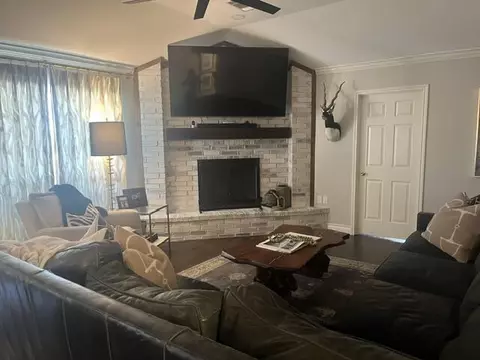 Living - 1942 Co Rd 135, Plainview, TX 79072 photo 2 of 3