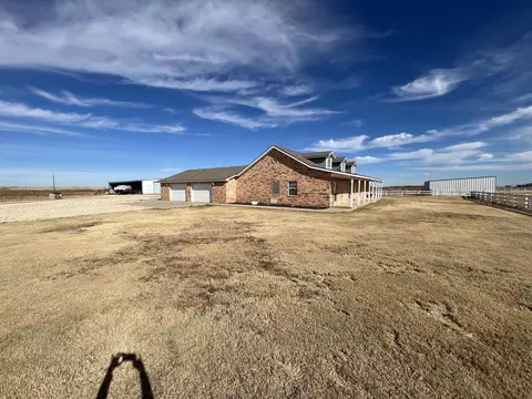 Exterior - 1942 Co Rd 135, Plainview, TX 79072 photo 8 of 24