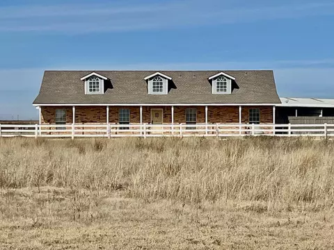 Exterior - 1942 Co Rd 135, Plainview, TX 79072 photo 6 of 24