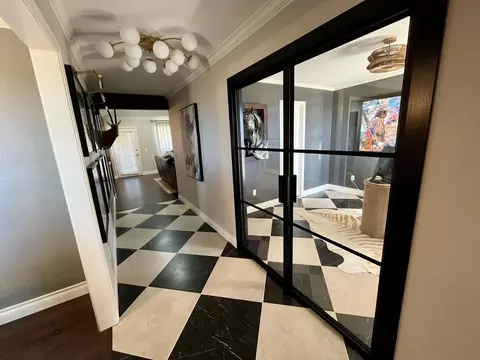 Entry Way - 1942 Co Rd 135, Plainview, TX 79072 photo 2 of 2