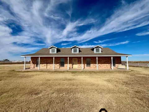 Exterior - 1942 Co Rd 135, Plainview, TX 79072 photo 2 of 27