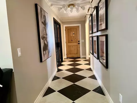 Entry Way - 1942 Co Rd 135, Plainview, TX 79072 photo 1 of 2