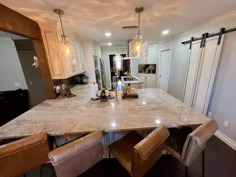 Kitchen - 1942 Co Rd 135, Plainview, TX 79072 photo 4 of 7