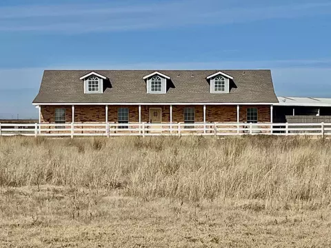 Exterior - 1942 Co Rd 135, Plainview, TX 79072 photo 6 of 27