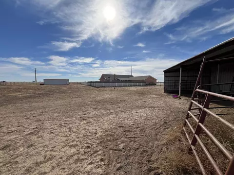 Exterior - 1942 Co Rd 135, Plainview, TX 79072 photo 17 of 24