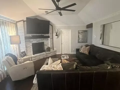 Living - 1942 Co Rd 135, Plainview, TX 79072 photo 3 of 3
