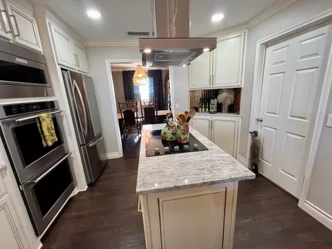 Kitchen - 1942 Co Rd 135, Plainview, TX 79072 photo 5 of 7