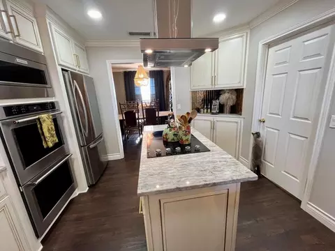 Kitchen - 1942 Co Rd 135, Plainview, TX 79072 photo 5 of 7