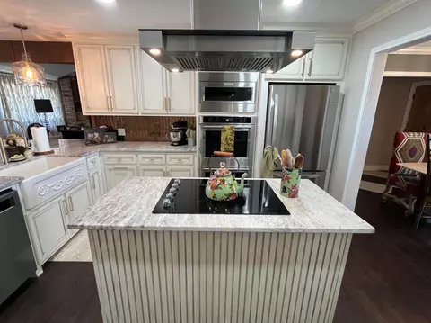 Kitchen - 1942 Co Rd 135, Plainview, TX 79072 photo 1 of 7