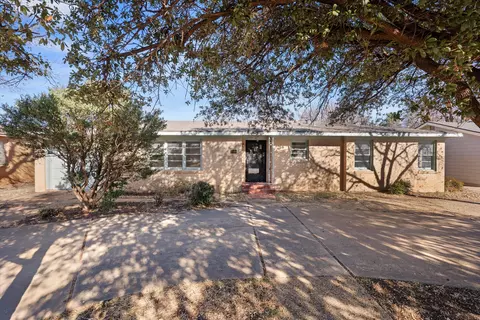 1105 E Cardwell St, Brownfield, TX 79316