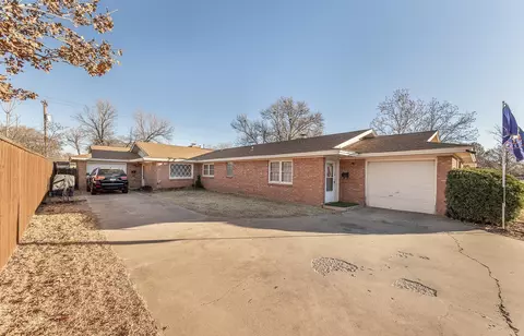 2412 33rd St, Lubbock, TX 79411