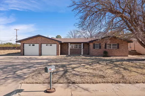 2003 College Ave, Levelland, TX 79336
