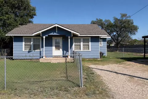 2410 Fisher St, Plainview, TX 79072 photo 1