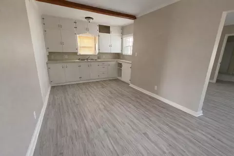 2410 Fisher St, Plainview, TX 79072 photo 3