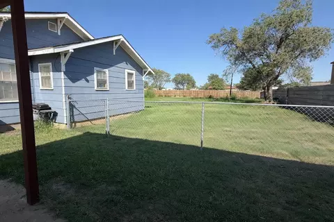 2410 Fisher St, Plainview, TX 79072 photo 8