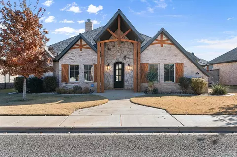 717 N 7th St, Wolfforth, TX 79382