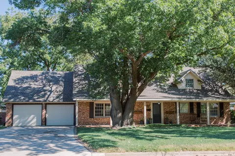1308 Borger St, Plainview, TX 79072 photo 1