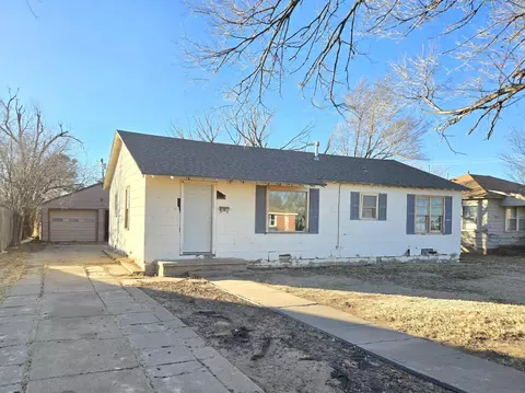 615 N Donley Ave, Tulia, TX 79088