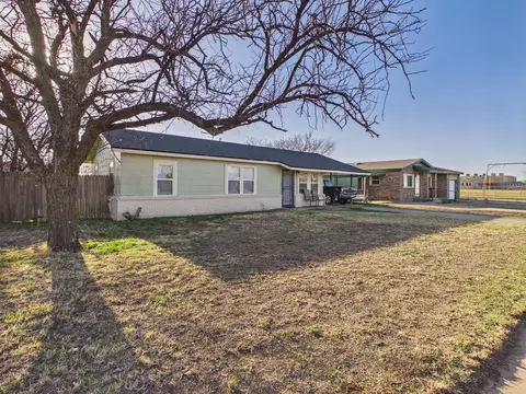 2804 Vanda Ave, Lubbock, TX 79404