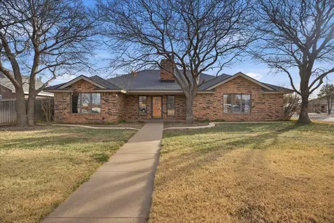 1102 Poplar St, Levelland, TX 79336