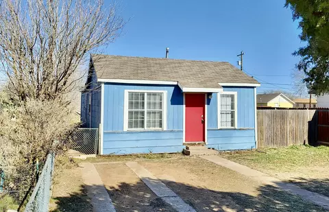 2824 Bates St, Lubbock, TX 79415