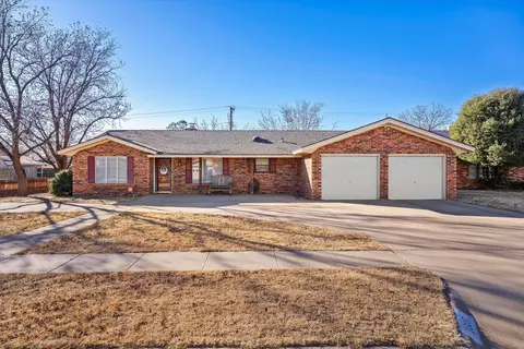 1007 S Howell St, Brownfield, TX 79316