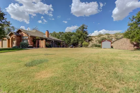 28 W Lakeshore Dr, Ransom Canyon, TX 79366