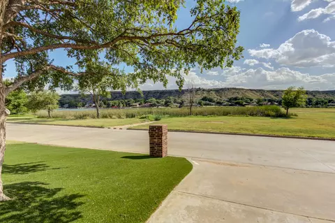 30 W Lakeshore Dr, Ransom Canyon, TX 79366