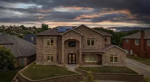 8 W Lakeshore Dr, Ransom Canyon, TX 79366