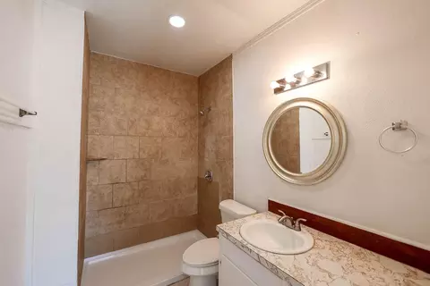 Bath - 532 54th St, Lubbock, TX 79404 photo 1 of 1