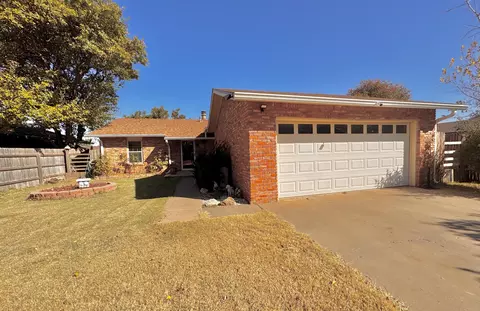3902 Sides St, Plainview, TX 79072