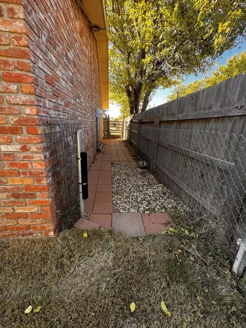 Exterior - 3902 Sides St, Plainview, TX 79072 photo 8 of 10