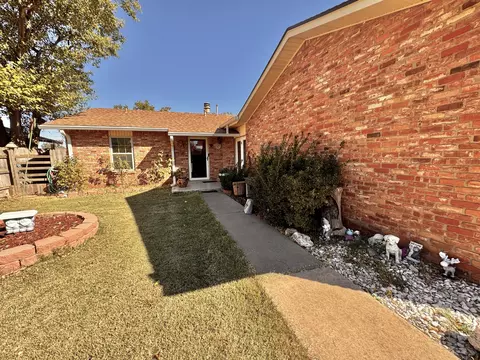 Exterior - 3902 Sides St, Plainview, TX 79072 photo 2 of 10