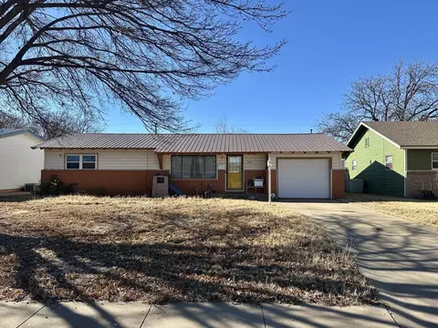1409 Floydada St, Plainview, TX 79072