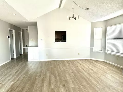 Living - 3907 Owen St, Plainview, TX 79072 photo 3 of 3