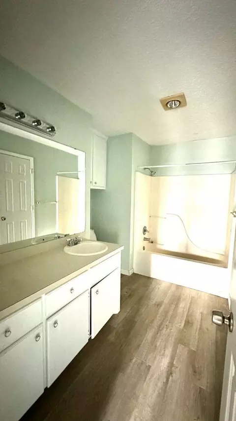 Bath - 3907 Owen St, Plainview, TX 79072 photo 2 of 2