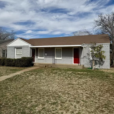 2422 30th St, Lubbock, TX 79411