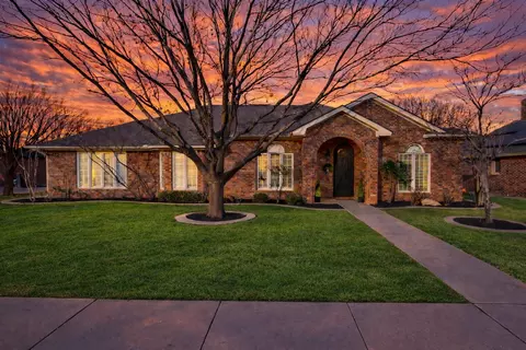 9904 Vicksburg Ave, Lubbock, TX 79424