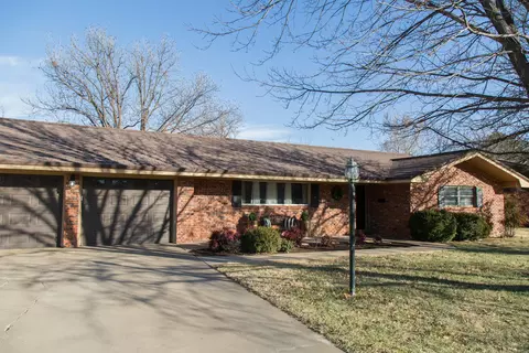1406 Amarillo St, Plainview, TX 79072 photo 2