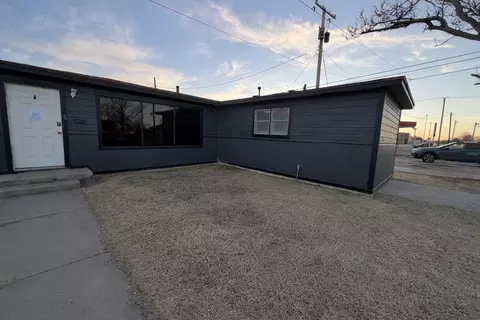 1705 W 16th St, Plainview, TX 79072