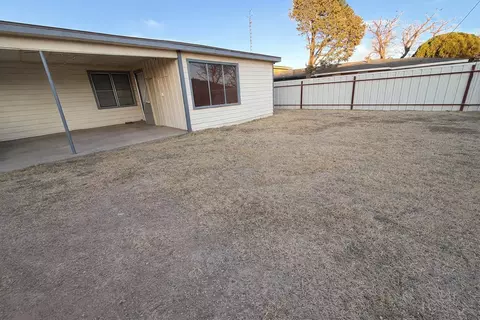 Exterior - 1705 W 16th St, Plainview, TX 79072 photo 3 of 3