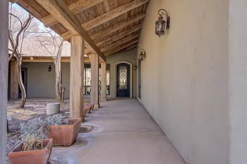 41 S Lakeshore Dr, Ransom Canyon, TX 79366