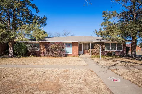1100 W Lubbock St, Slaton, TX 79364