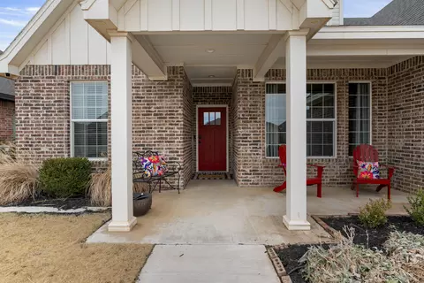 1122 16th St, Shallowater, TX 79363
