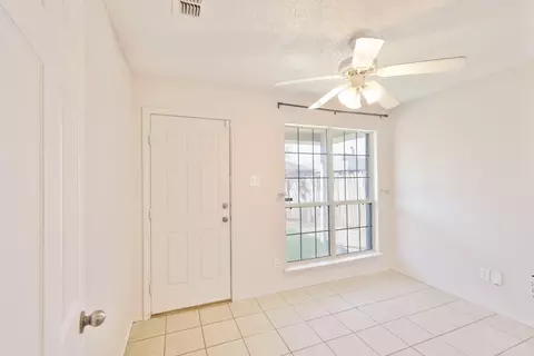 Bedroom - 6533 86th St, Lubbock, TX 79424 photo 1 of 3