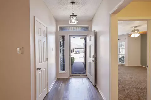 Entry Way - 6533 86th St, Lubbock, TX 79424 photo 1 of 2