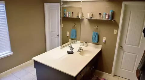 Bath - 5310 88th St, Lubbock, TX 79424 photo 3 of 4