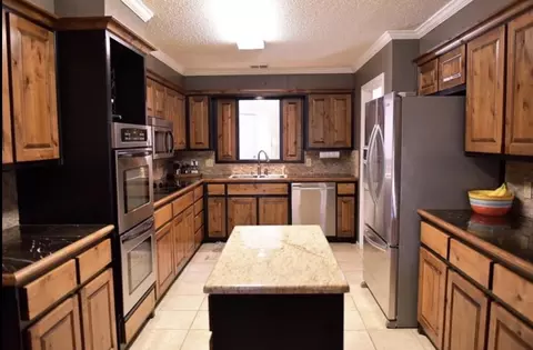 Kitchen - 5310 88th St, Lubbock, TX 79424 photo 3 of 3
