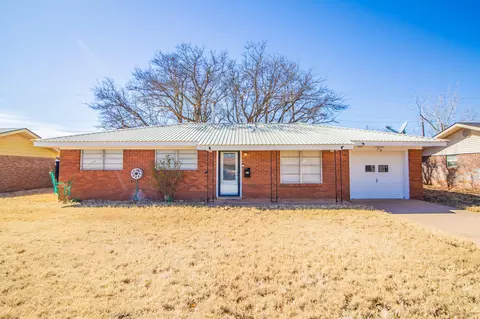 907 S Pecos Dr, Brownfield, TX 79316