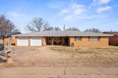 219 Redwood Ln, Levelland, TX 79336